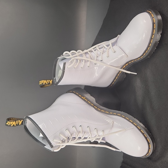 Dr. Martens Shoes - Dr. Martens 1460W Croc White 8 hole boots RARE DISCONTINUED STYLE